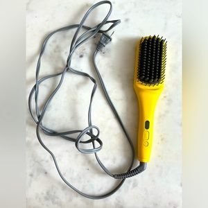 DRYBAR The Brush Crush Heated Straightening Brush